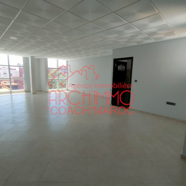 image de propriété - Plateaux bureaux neufs à louer.